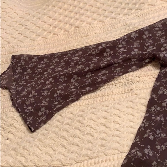 Anthropologie BELLATRIX GRAY SHEER LONG SLEEVE BLOUSE BLOUSE BELL SLEEVES Floral - Picture 6 of 13